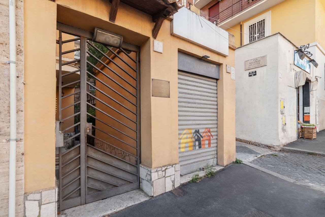 Penthouse Apartment With Terrace Close To Vatican โรม ภายนอก รูปภาพ
